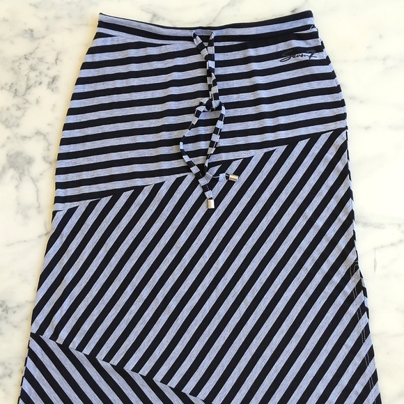 NWOT. Seven7 Polyester Rayon Spandex Stripe Patterned Maxi Skirt w/painted logo. - Picture 3 of 5